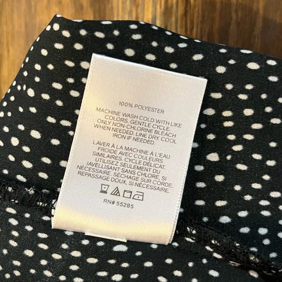 Express flutter sleeve top. Size L. - Picture 8 of 8